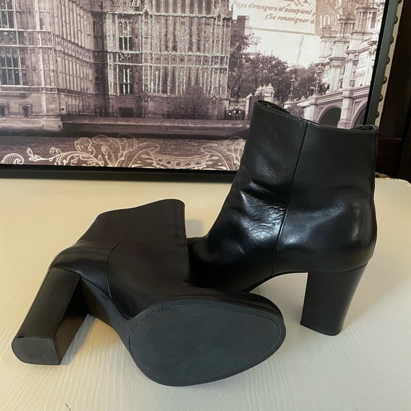 MICHAEL KORS women’s Frenchie Booties - Picture 6 of 7